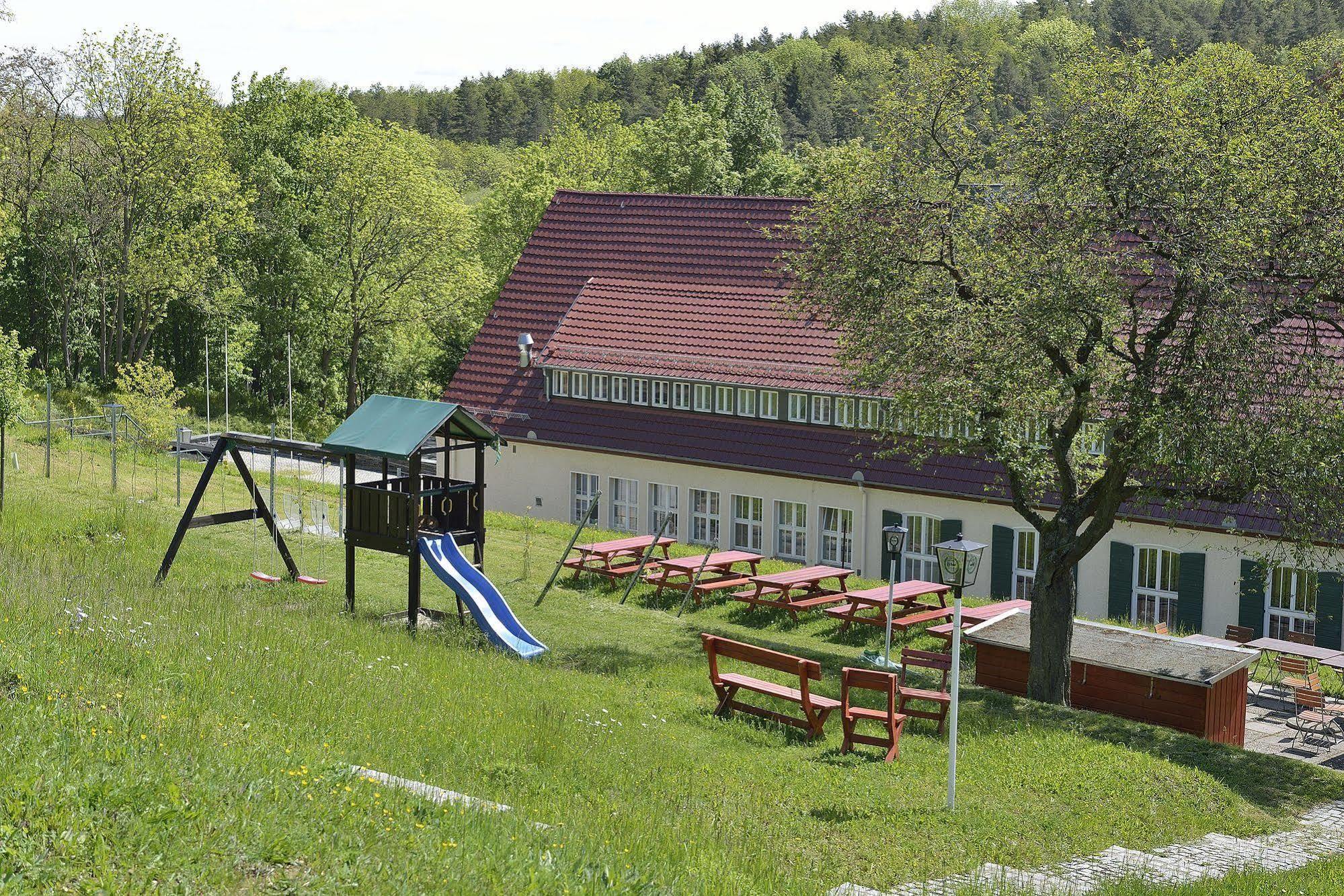 Land- Und Golfhotel Alte Fliegerschule إيزيناخ المظهر الخارجي الصورة